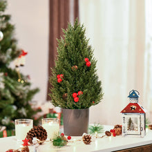 Laden Sie das Bild in den Galerie-Viewer, Mini-Weihnachtsbaum mit roten Beeren und Tannenzapfen – 47 cm