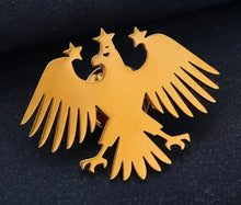 Laden Sie das Bild in den Galerie-Viewer, Brosche individualisiert. Gold. Ca. 4 cm Breite. Gefertigt nach Ihrem Firmenlogo oder Text. Wir setzen es für Sie um!