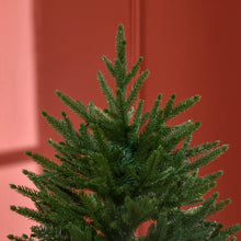Laden Sie das Bild in den Galerie-Viewer, Künstlicher Weihnachtsbaum – 1,8 m, realistisches Aussehen, flammhemmend