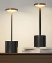 Laden Sie das Bild in den Galerie-Viewer, LED Tischlampe. Lampe mit Dimmung. Akkubetrieb. Nachttisch, Gartentisch. Exklusiv. Touch-Funktion