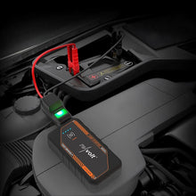 Laden Sie das Bild in den Galerie-Viewer, Kfz-Starthilfe startet Ihr Auto zuverlässig bei leerer Batterie! 7.200 mAh, 800 A Peak, 12 Volt, mit heller LED-Leuchte.